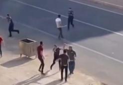 Mardin'de iki aile arasında taşlı sopalı boşanma kavgası kamerada: 4 yaralı