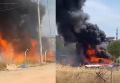 Bursa'daki yangında atık malzemeler alev alev yandı