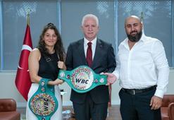 İstanbul Valisi Davut Gül’den Seren Ay Çetin’e başarı dileği