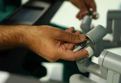 ‘Robotik cerrahi baş boyun tümörleri ve uyku apnesinde etkili oluyor’