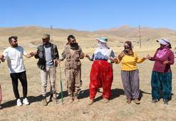 Yüksekova'da 'berivanların' yayla halayı