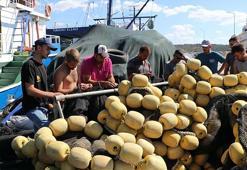 Çanakkale'de balıkçılar av sezonu öncesi son hazırlıklarını yapıyor
