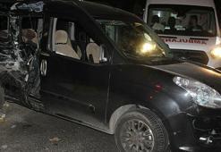Kamyon ile hafif ticari araç çarpıştı; 1 ölü, 2'si ağır 8 yaralı