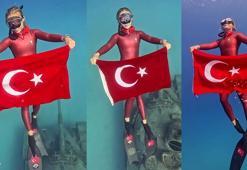 Şahika Ercümen'den Zafer Bayramı'na özel dalış