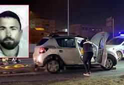 Yol ortasına otururken otomobil çarptı; kurtarılamadı