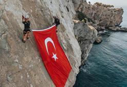 Datça'da MAG-AME ekiplerinden Türk bayraklı kutlama