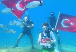 Fethiye'de su altında Türk bayrakları açtılar