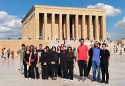 Beyoğlu Belediyesi, Zafer Bayramı kapsamında gençleri Anıtkabir'e götürdü