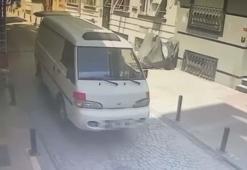 Beşiktaş'ta şüphelinin çaldığı motosikleti 'arızalandı' diyerek nakliyeciye taşıttığı anlar kamerada