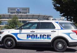 ABD'de araç kalabalığın arasına girdi: 2 yaralı