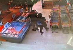 Beşiktaş'ta öldürdüğü bebeğini çöpe atıp alışverişe giden annenin yeni görüntüleri ortaya çıktı