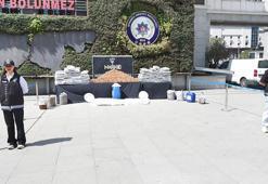 İstanbul'da uyuşturucu operasyonunda ele geçirilenler emniyette sergilendi