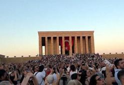 Anıtkabir'i 30 Ağustos'ta 639 bin kişi ziyaret etti