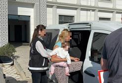 Hırsızlık şüphelisi, kucağında bebeğiyle sevk edildiği adliyede tutuklandı