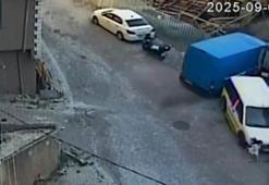 Kağıthane’de minibüs inşaat alanına girdi; çocukların ölümden saniyelerle kurtulduğu anlar kamerada