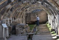 Smyrna Antik Kenti'nde İzmir'in tekstil kenti olduğunu gösteren objeler bulundu