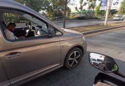 Trafikte uyuyakalan sürücü kamerada