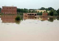 Pakistan'ın Pencap eyaletindeki sel nedeniyle 300 bin kişi tahliye edildi