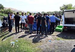 Kızılırmak'a düşen arkadaşını kurtarmak isterken birlikte boğuldular