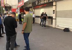 Bağcılar'da caddeki kuyumcuyu güpegündüz soymaya kalktılar