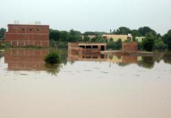 Pakistan'da sel tehdidi nedeniyle yaklaşık 110 bin kişi tahliye edildi