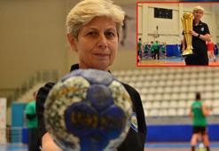 Erkek hentbol takımını şampiyon yapan ilk kadın başantrenör, Türk spor tarihine geçti