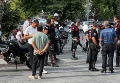 Devrilen motosikletteki 2 Yunus polisi yaralandı