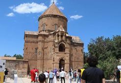Tarihi Akdamar Kilisesi'nde 13'üncü ayin