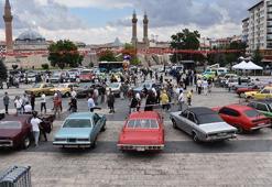 Sivas'ta klasik otomobil fuarı açıldı