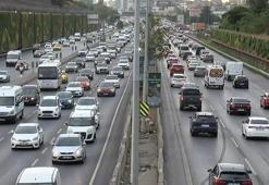 İstanbul'da yeni eğitim öğretim yılının ilk gününde trafik yoğunluğu yaşandı