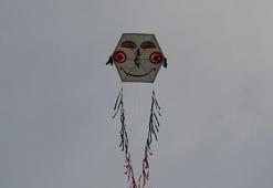 Bursa'da Filistin'e destek için 15 metrelik uçurtma uçurdular