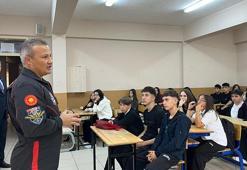 Türkiye'nin ilk astronotları, ilk ders gününde öğrencilerle buluştu