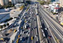 İstanbul'da okul servisleri yola çıktı; trafik yoğunluğu oluştu