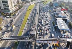 İstanbul'da okul servisleri yola çıktı; trafik yoğunluğu oluştu