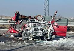 Otomobil, TIR'a arkadan çarptı: 3 ölü, 2 yaralı