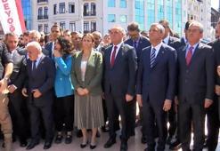 CHP Genel Başkanı Özgür Özel Taksim Cumhuriyet Anıtı önündeki törene katıldı
