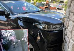 Avcılar'da gaz pedalı takılı kalan otomobilin kaza yaptığı anlar kamerada