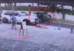 Silahlı saldırıda 1'i turist, 3 kişi yaralandı