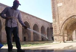 Yüzde 84 bedensel engelli, ömrünü 793 yıllık kervansarayın temizliğine adadı