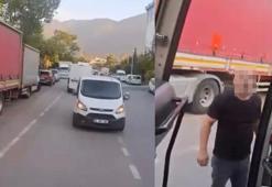 Sürücülerin ‘ters yön’ kavgası kamerada