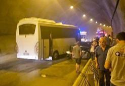 Tüneldeki zincirleme kazada 10 kişi yaralandı, trafik 3 saat kilitlendi