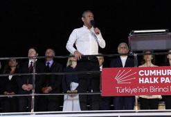 Özgür Özel Kadıköy'de konuştu