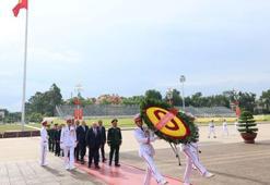 Bakan Güler, Vietnam'da askeri törenle karşılandı