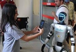 Robot Festman'a fahri kimlik belgesi