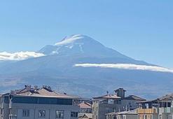 Ağrı Dağı’nın zirvesi beyaza büründü
