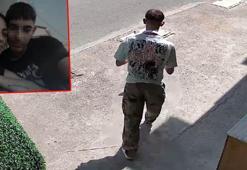 Annesini ve üvey kardeşini öldürüp evden çıktığı anlar kamerada