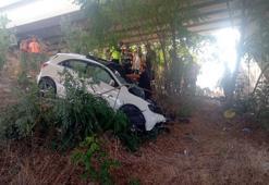 Otoyolda üst geçidin ayağına çarpan otomobilin sürücüsü öldü