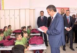 Milli Eğitim Bakanı Tekin, mektupla kendisini okullarına davet eden öğrencileri ziyaret etti
