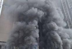 Kadıköy'de 20 katlı inşaatta yangın
