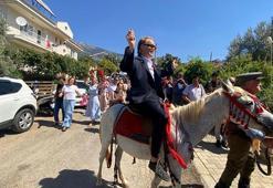 Alman damat, düğünde Türk geleneklerine göre gelini at üzerinde aldı